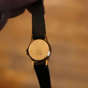 AXA INCABLOC 17 Jewels Ladies Windup Watch 0.750 Gold - 18 Karat 18K Solid Gold Vintage 1970s 17 Jewels Incabloc Chunky Brushed Gold Ladies  main image 3